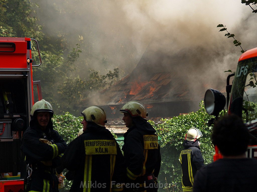 Brand Schuetzenhof Neusser Landstr P5384.JPG